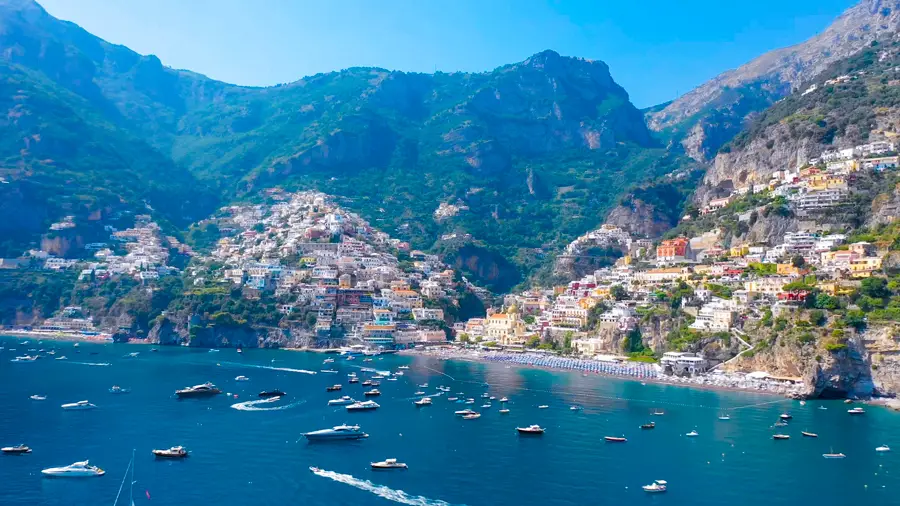 Positano: Una Parada Imperdible en tu Viaje por la Costa Amalfitana