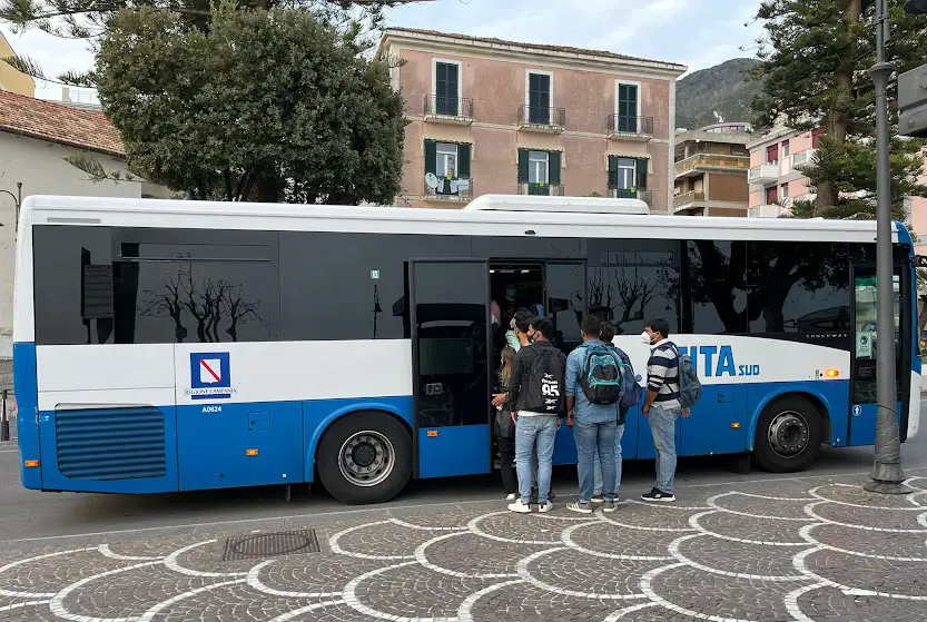 El Autobús SITA que recorre la Costa Amalfitana